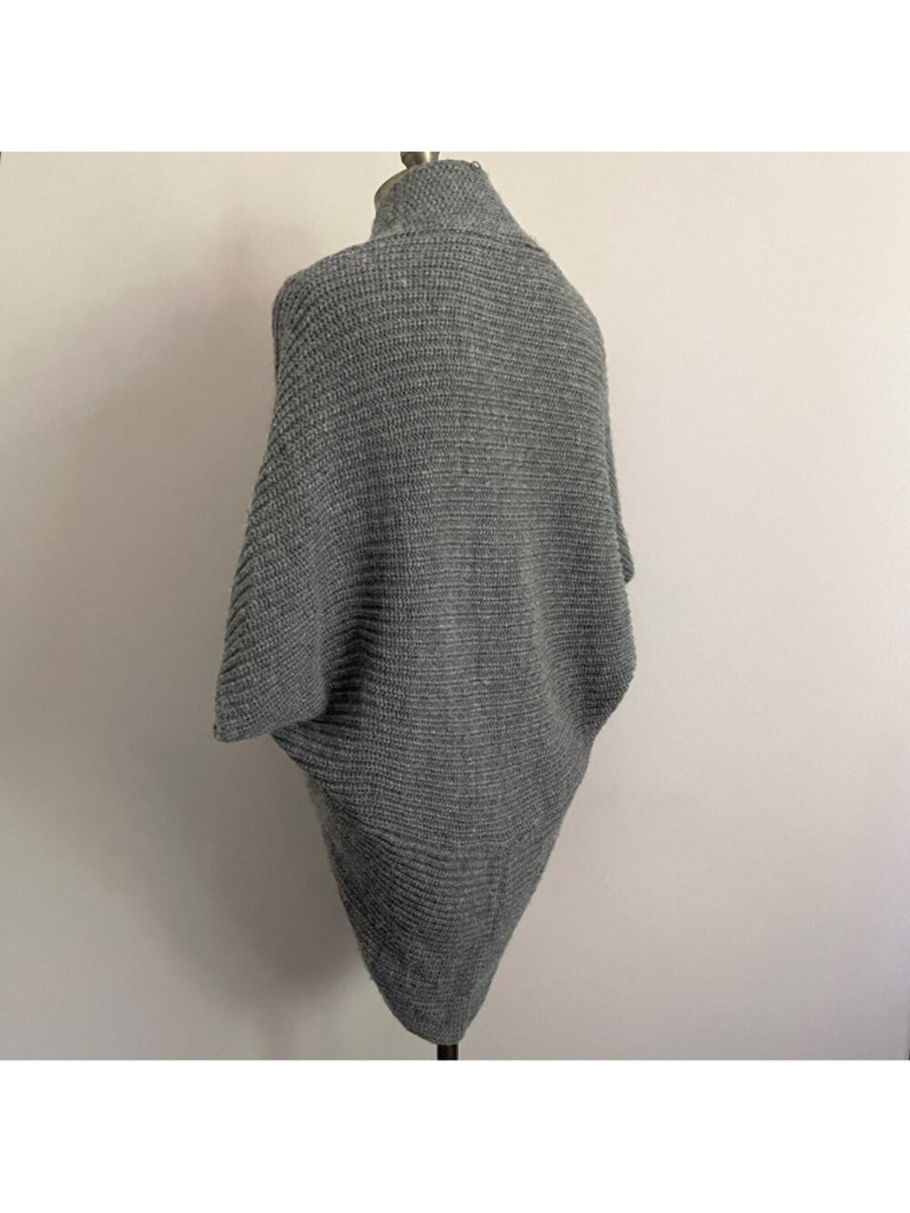 Gray Cocoon Mohair Wool Blend Cardigan Sweater Vest - S ๐ฎ๐น - Picture 8 of 9